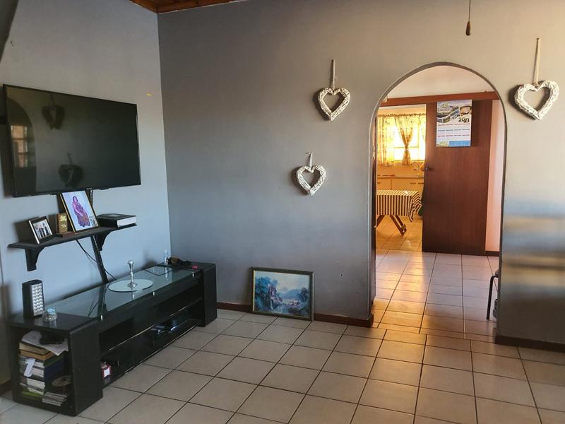 4 Bedroom Property for Sale in Palm Park Western Cape